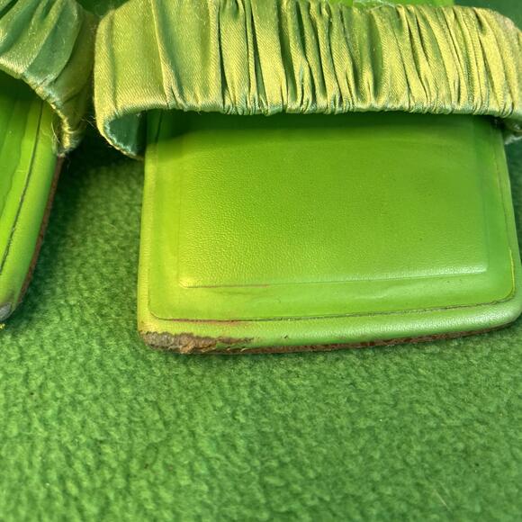 Gianni Bini Green Ruffled Heels size 8 - Picture 2 of 5